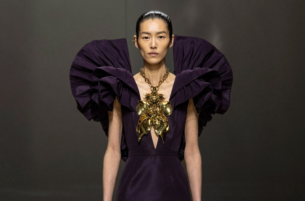 Alexander McQueen Searches for Human Connection in Strong Silhouettes for  Spring 2023 - Fashionista
